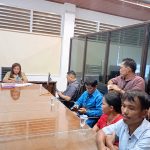 BERJATUHAN AIR MATA IBU - IBU KORBAN PHK BERTANGISAN DIRUANG KANTOR DINASKER MINTAK PT MAL BAYAR UANG PESANGON IMG_20240812_144134